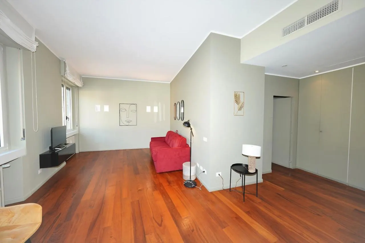 Suite Santa Tecla Milão 0*,